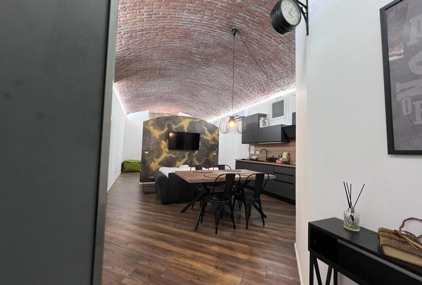 Apartment Kibilu - Via Melchiorre Gioia - Stazione Centrale - Isola - Garibaldi Milan Italy